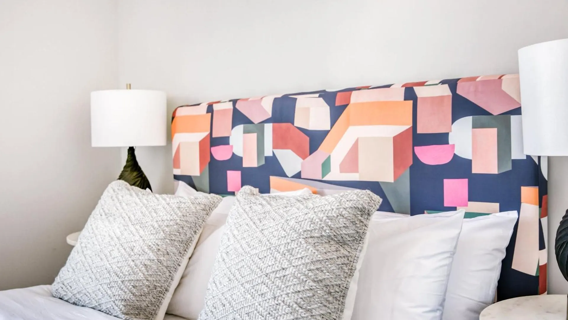 Cozysuites Music Row Modern 1Br With Free Parking 02 Nashville 0*,