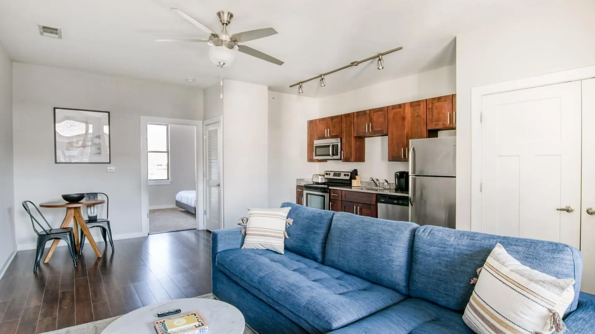 Apartamento Cozysuites Music Row Modern 1Br With Free Parking 02 Nashville